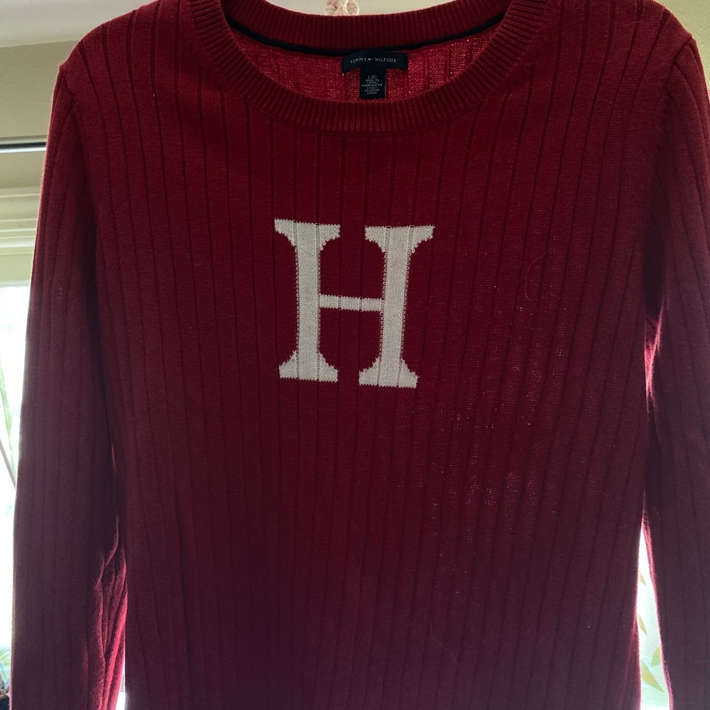 Tommy sweater 🤩❤️